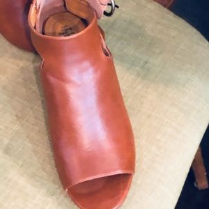 Leather shoe with stacked heel